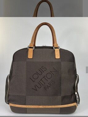 LV ( w/ COA) Damier Geant adventurier polair bag